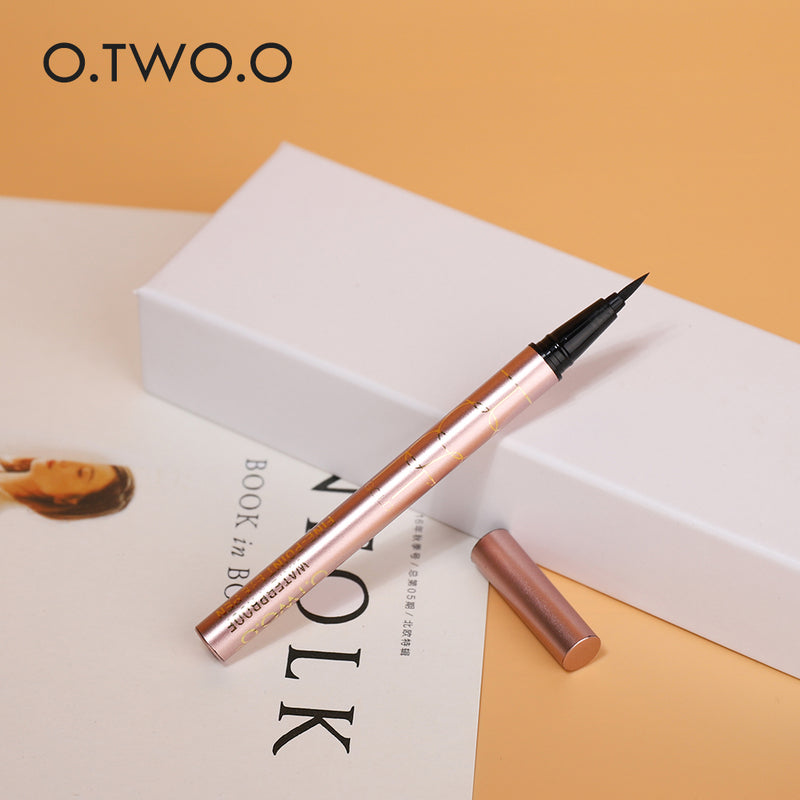 O.TWO.O EYELINER PEN