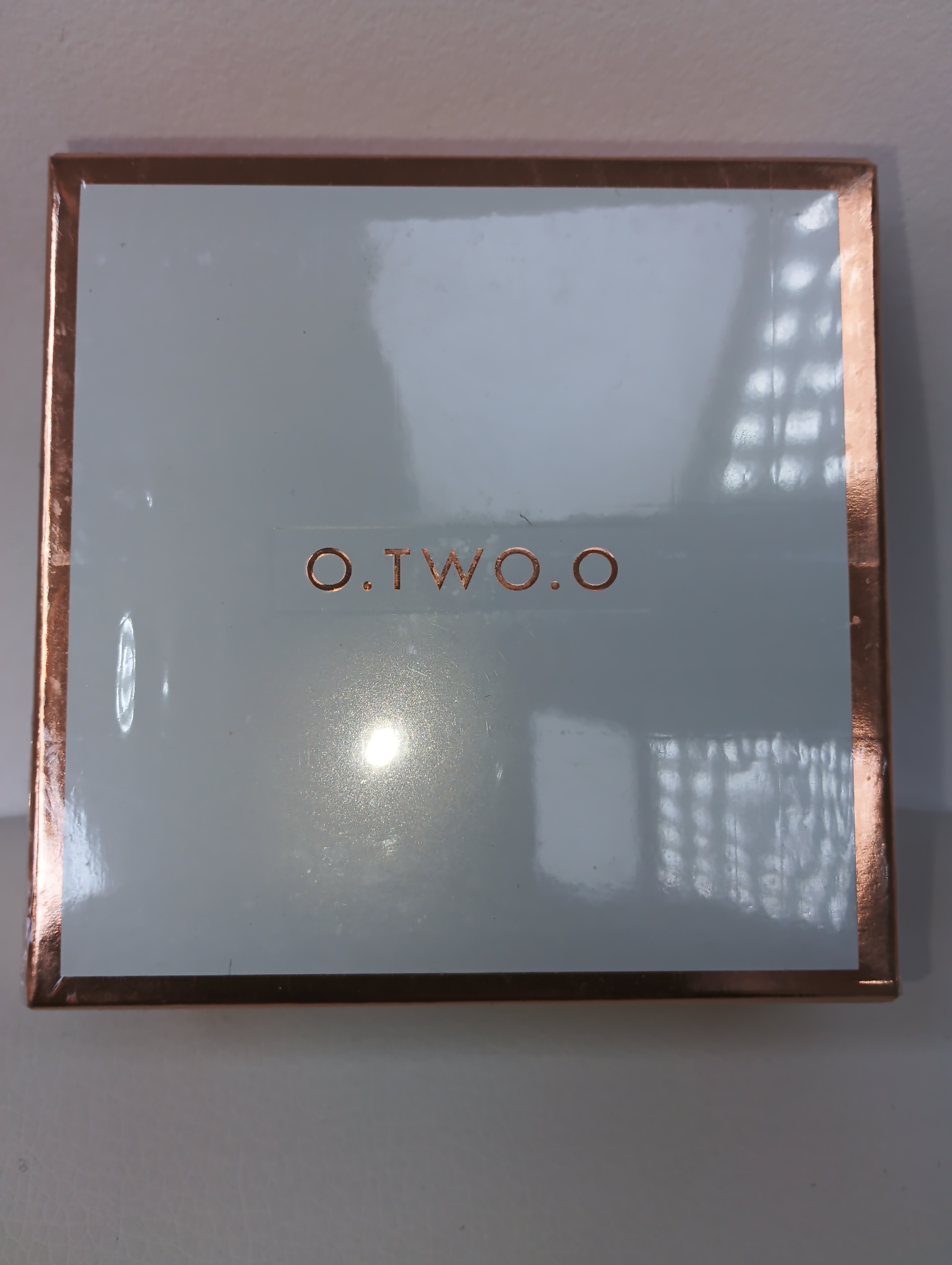 O.TWO.O COMPACT POWDER
