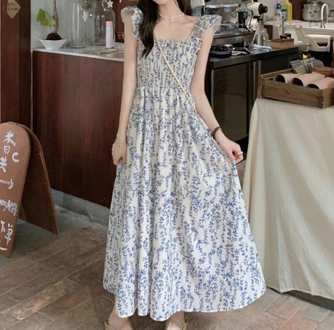 [BKK][PEG][91-150-0]Long Dress with Flower Sleeve Lace, Long Pleated Skirt Set, Makes You Look Very Slim, Women's Clothing...