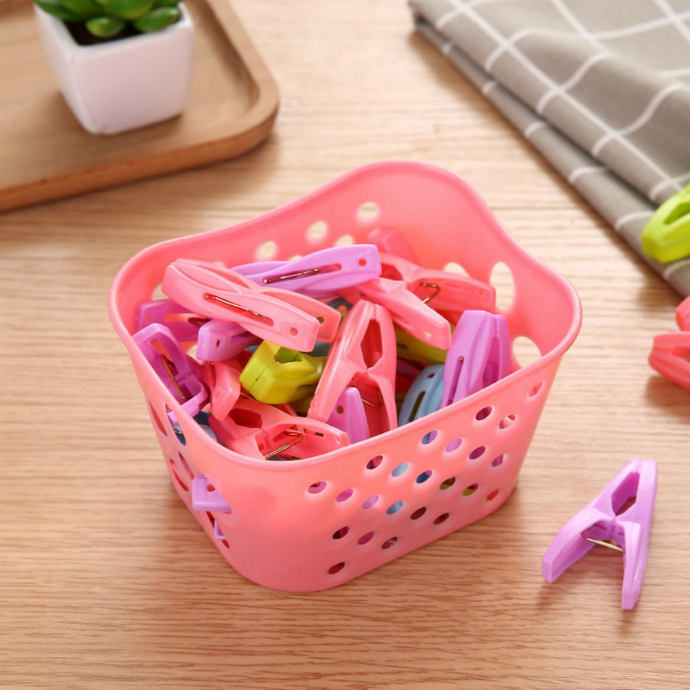 Basket And ClothesPins (Random Color) (Free Size)
