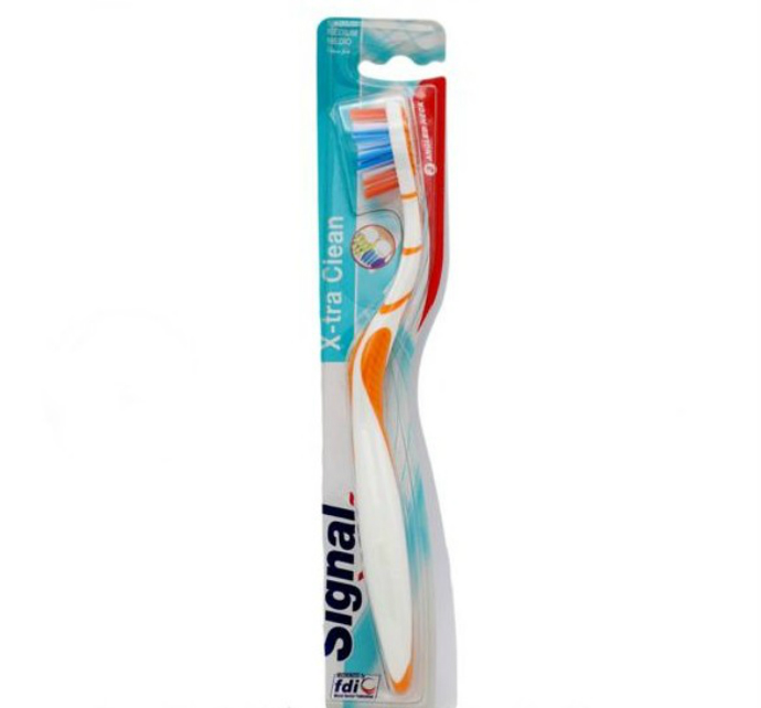 SIGNAL X-tra Clean  Toothbrush (RANDOM COLOR) (MOS)