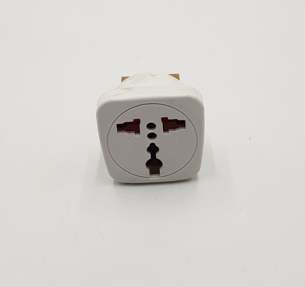 3 10 A Three Pin Plug Travel Adapter