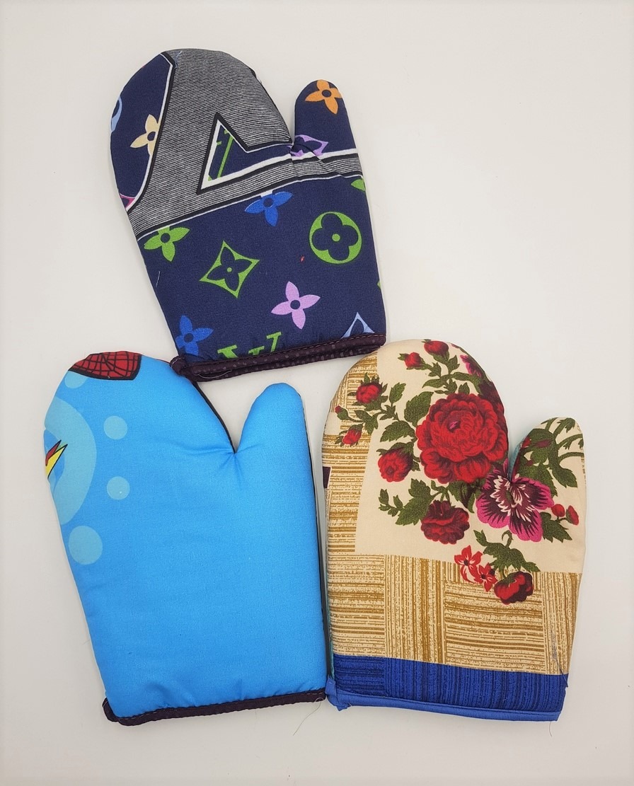 3 Pcs Handmade Kitchen Mittens with Fabric Applications