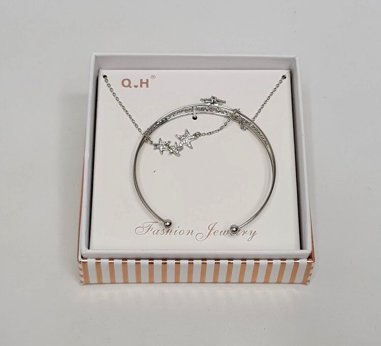 Ladies Star Necklace & Bracelet Set