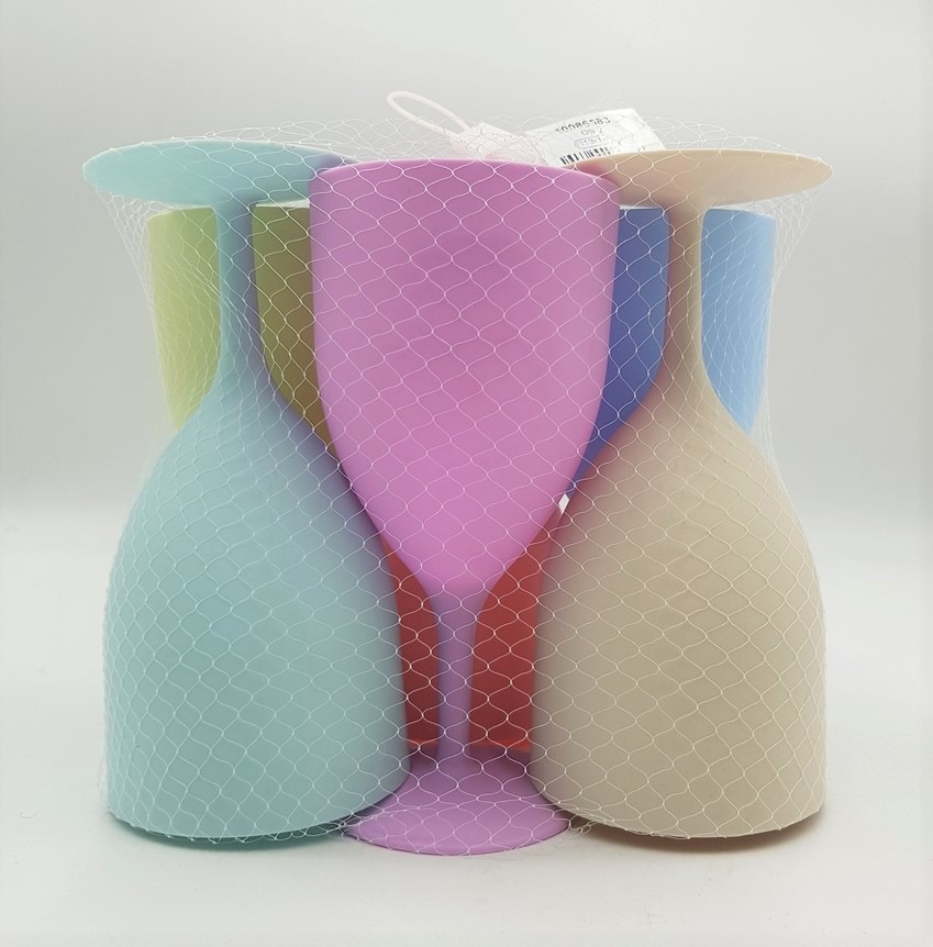 Set Of Plastic Wine Cups - 6 Pieces