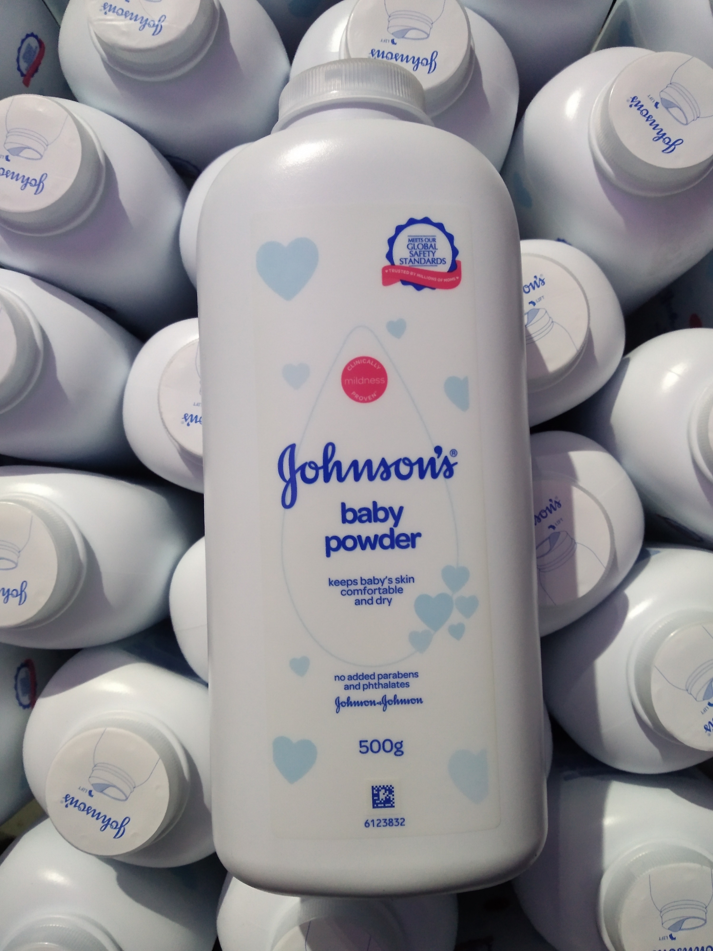 2 Pcs Johnson Bundle Baby Powder Classic (2 X 300g) (Cargo) 10094261