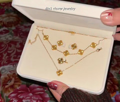 [PT25] Five-leaf flower jewelry set - Necklace, bracelet, earrings - Fashion accessories - Double-sided design - Simple and practical - Elegant style - Suitable for daily wear Gift