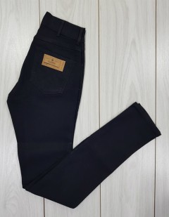 CLASSIC Womens Jeans (24 to 33 EUR ) 