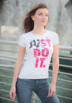 NIKE Womens T-Shirt (WHITE) ( S - M - L - XL)