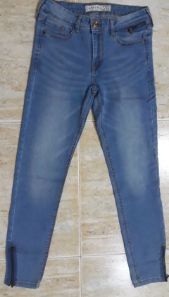 AMISU Ladies Jeans (28 to 32 EUR)